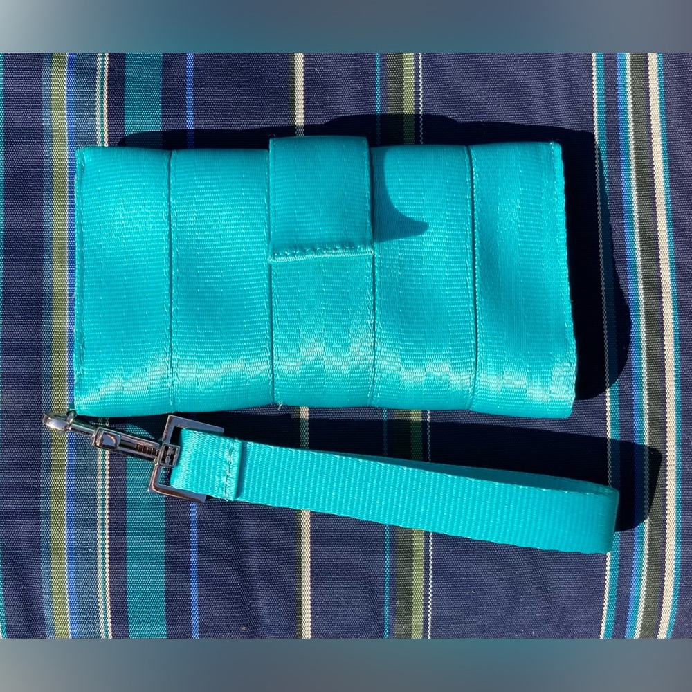 VEUC Harveys Seatbelt Tech Wallet in Turquoise